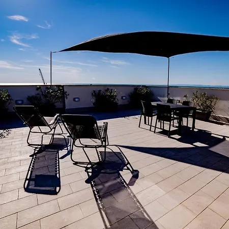Francesca's Terrace Overlooking The Sea Apartamento Fiumicino